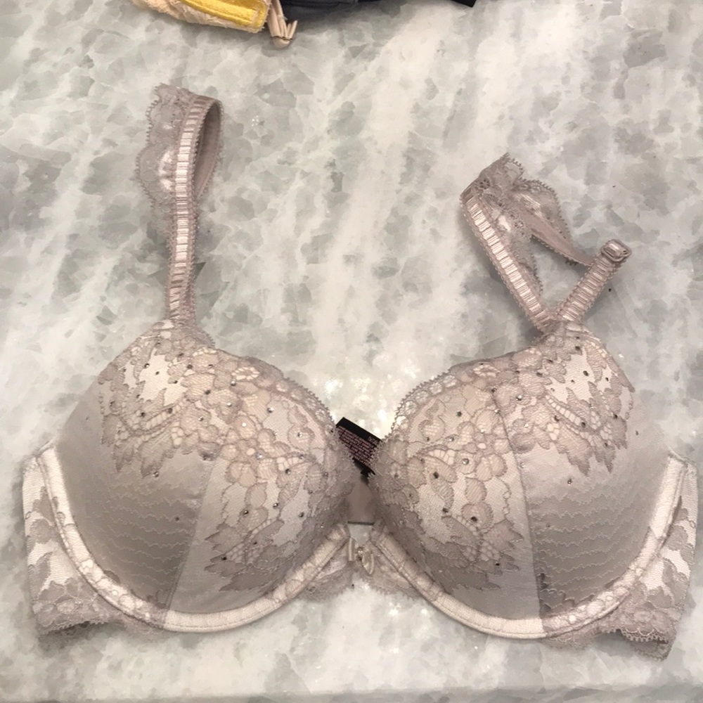 Victoria secret very sexy lace push up bra